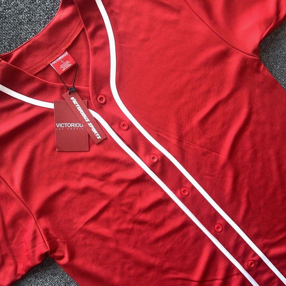 VICTORIOUS Sports Blank Red Jersey Men’s Size S New With Tags Baseball Jersey